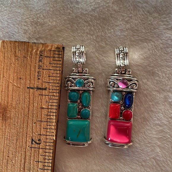 2 pendants. Turquoise and multi color pendant - Picture 2 of 3